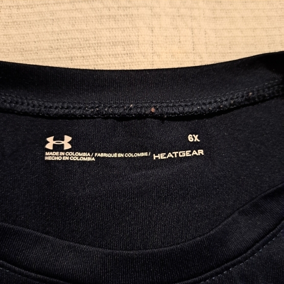 Under Armour girls size 6X navy heat gear shirt - Picture 4 of 4
